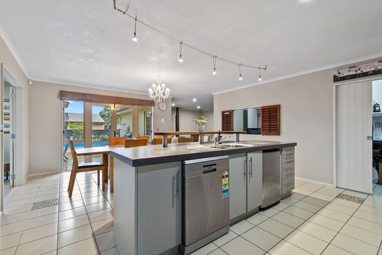 Photo of property in 12 Parkwood Place, Huntington, Hamilton, 3210