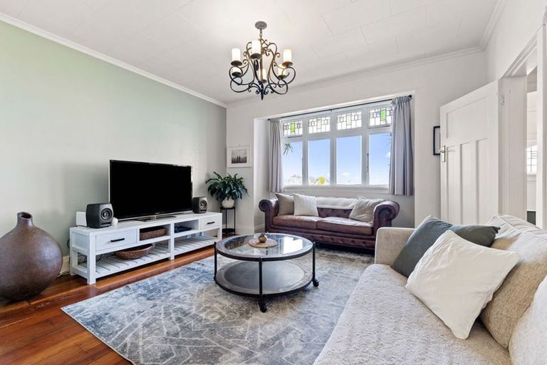 Photo of property in 18 David Street, Westown, New Plymouth, 4310