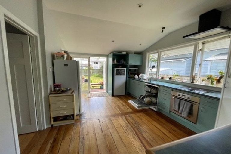 Photo of property in 11 Arabi Street, Sandringham, Auckland, 1041
