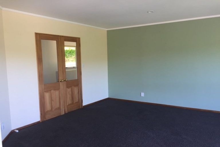 Photo of property in 6 Kapil Grove, Khandallah, Wellington, 6035