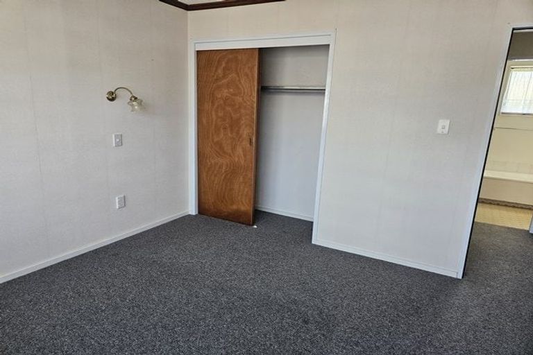 Photo of property in 1 Douglas Street, West End, Palmerston North, 4412