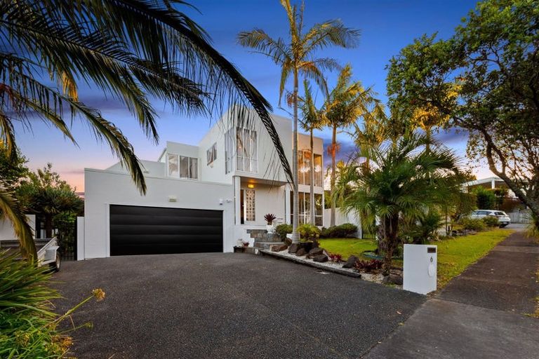 Photo of property in 6 Javelin Place, West Harbour, Auckland, 0618