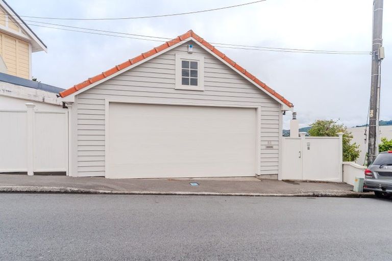 Photo of property in 60 The Crescent, Roseneath, Wellington, 6011