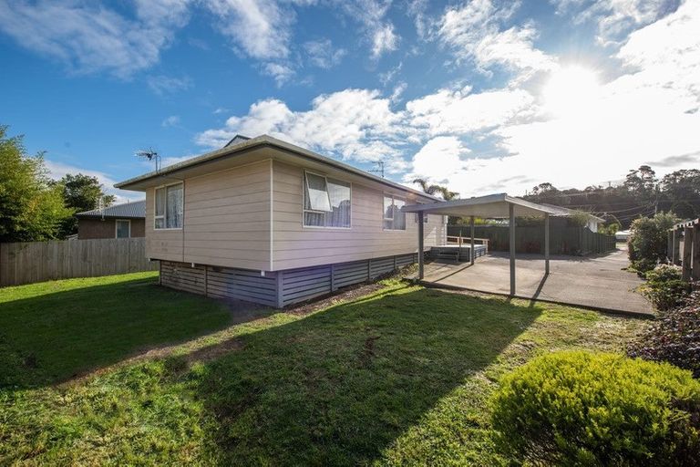 Photo of property in 41a Woodside Road, Massey, Auckland, 0614