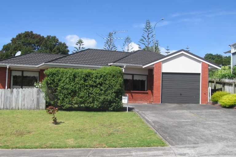 Photo of property in 363 Glenfield Road, Glenfield, Auckland, 0629