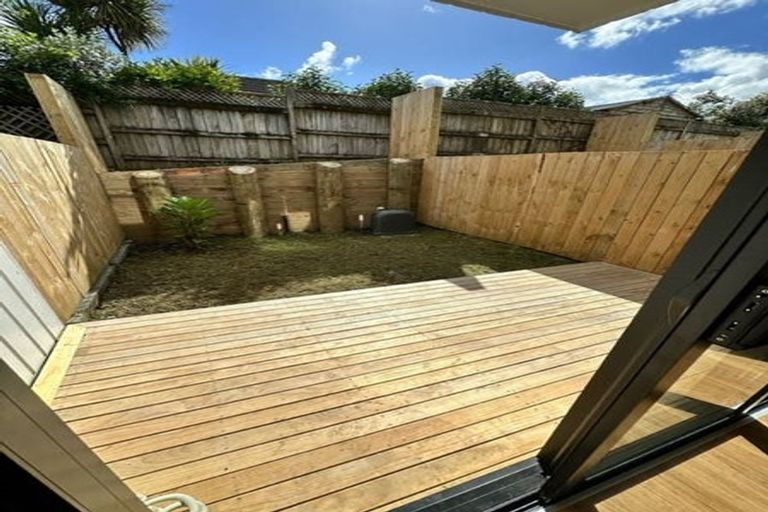 Photo of property in 6/26 Springvale Drive, Fairview Heights, Auckland, 0632