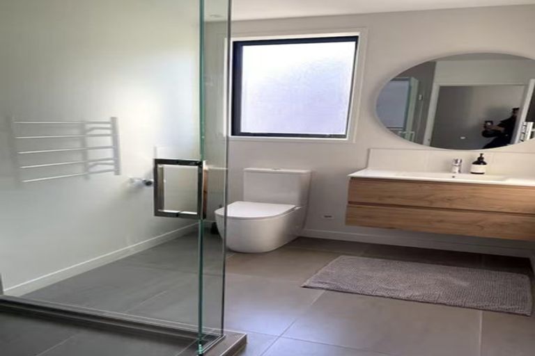 Photo of property in 2 Chapman Way, Jacks Point, 9371