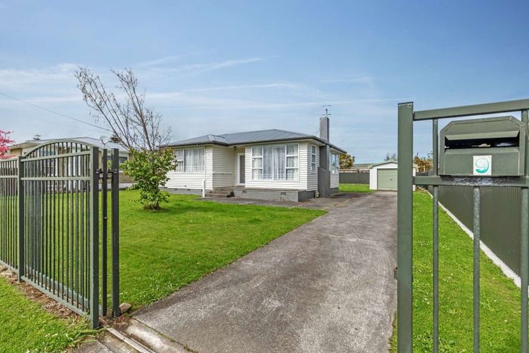 Photo of property in 9 Carlisle Street, Levin, 5510