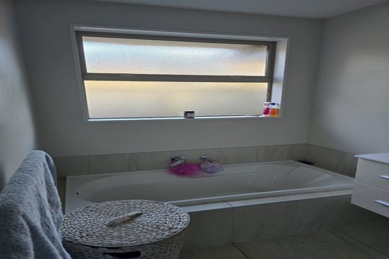 Photo of property in 77 Whincops Road, Halswell, Christchurch, 8025