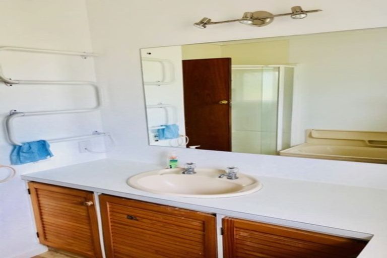 Photo of property in 7 Callender Place, Shelly Park, Auckland, 2014