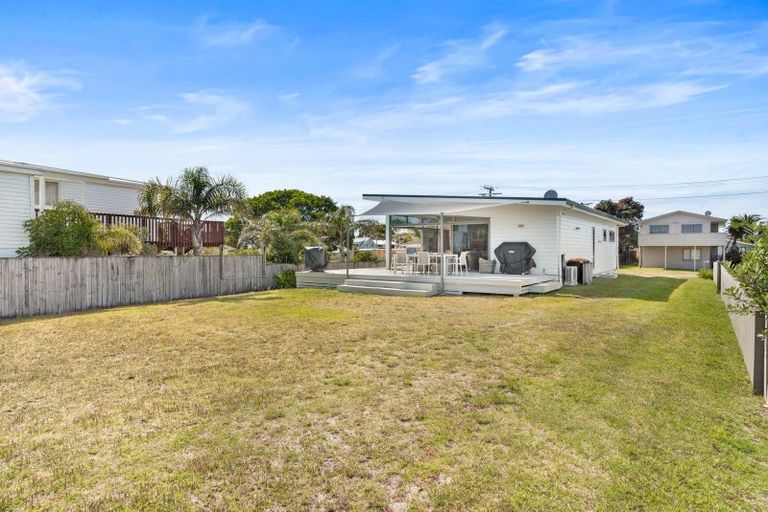 Photo of property in 620 Ocean Road, Whangamata, 3620