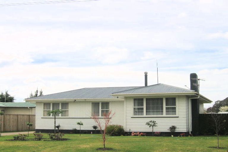 Photo of property in 21 Logan Street, Fairy Springs, Rotorua, 3015