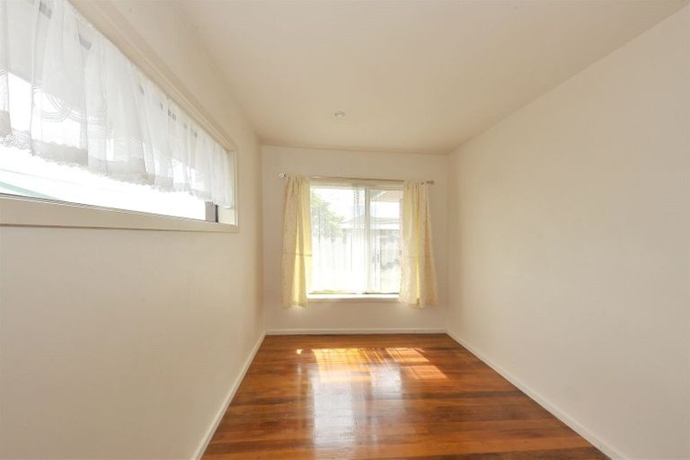 Photo of property in 8 Dalton Place, Burnside, Christchurch, 8053