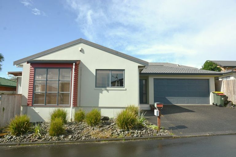 Photo of property in 72l Seabrook Avenue, New Lynn, Auckland, 0600