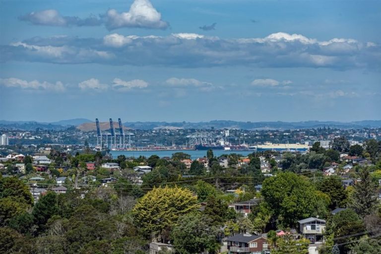 Photo of property in 35 High Road, Glenfield, Auckland, 0629