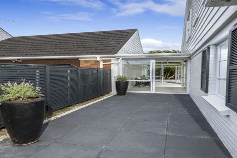 Photo of property in 2/15 Saltburn Road, Milford, Auckland, 0620