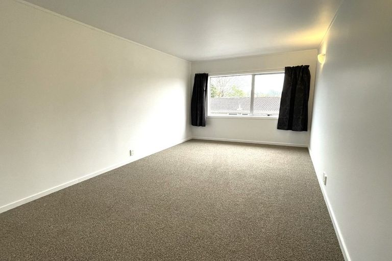 Photo of property in 2/29 Arlette Place, Massey, Auckland, 0614