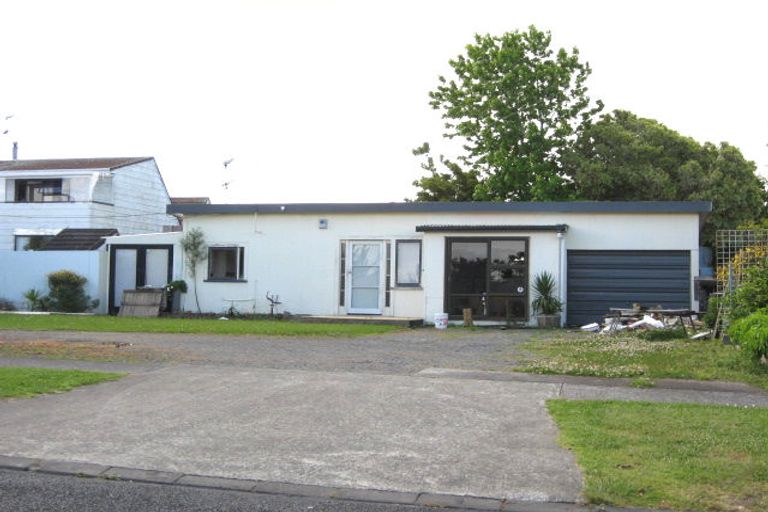 Photo of property in 5-7 Cross Street, Drury, 2113