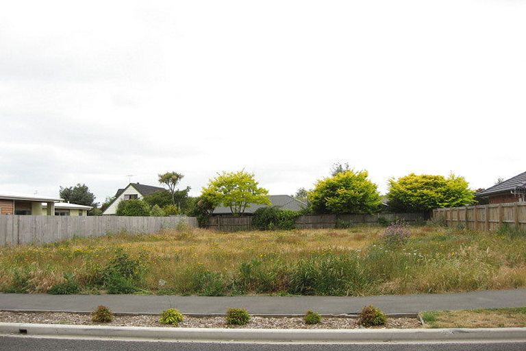 Photo of property in 108 Rothesay Road, Parklands, Christchurch, 8083