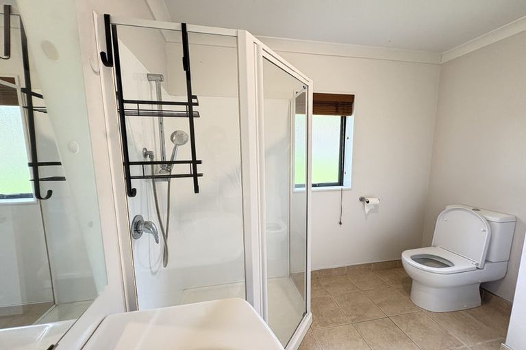 Photo of property in 30 Foster Road, Kumeu, 0891