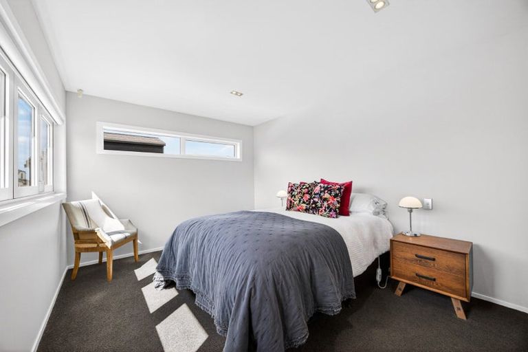 Photo of property in 9a Craig Road, Milford, Auckland, 0620