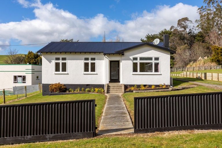 Photo of property in 87 Hovding Street, Norsewood, 4974