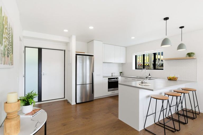 Photo of property in 11/104 Maupuia Road, Maupuia, Wellington, 6022