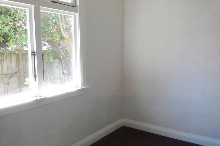 Photo of property in 1 Havelock Street, Opunake, 4616