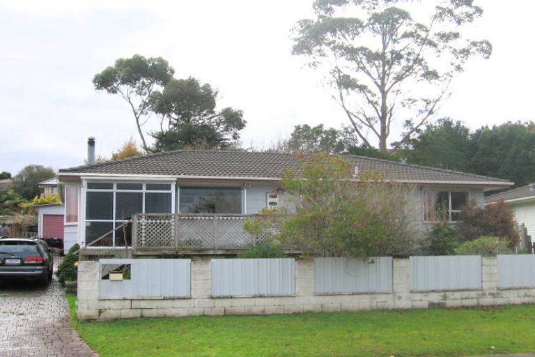 Photo of property in 43 Sunline Avenue, Massey, Auckland, 0614