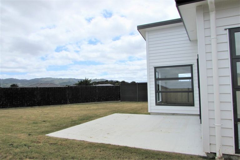 Photo of property in 8 Whitten Way, Wallaceville, Upper Hutt, 5018