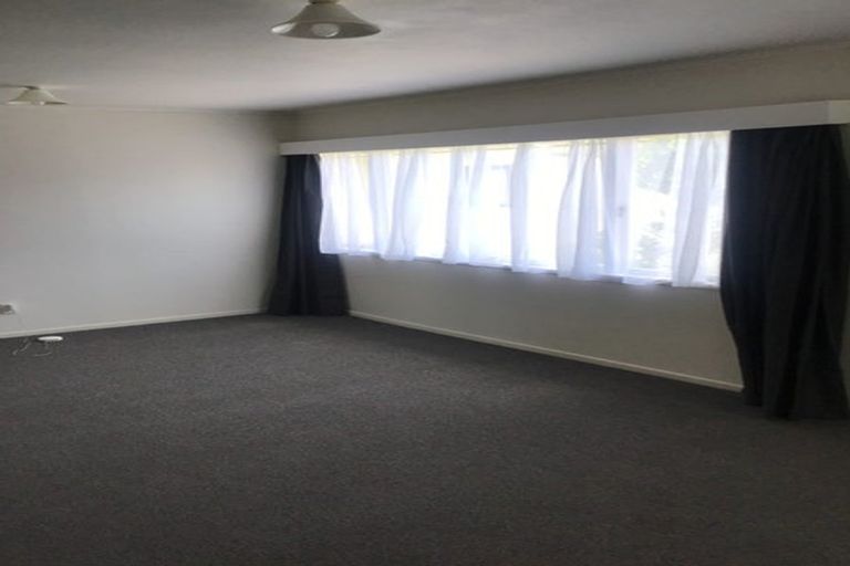 Photo of property in 35 Kamo Road, Regent, Whangarei, 0112