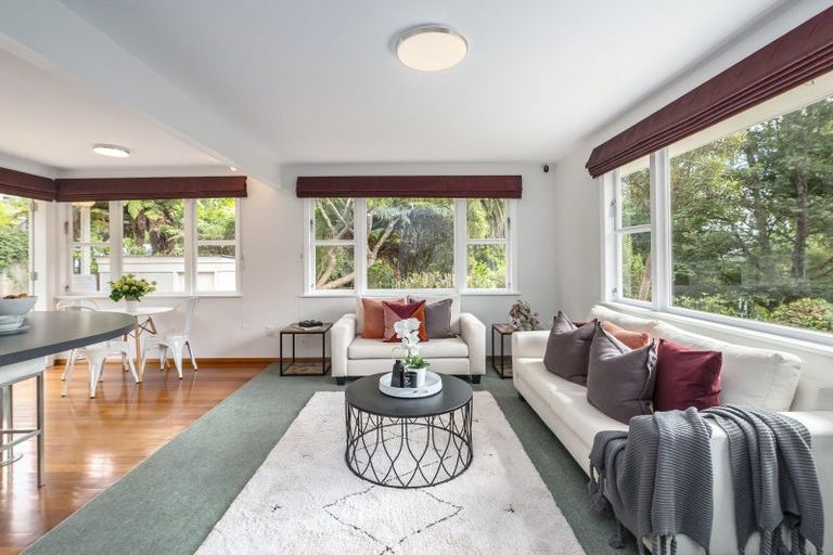 Photo of property in 40 Jocelyn Crescent, Pinehaven, Upper Hutt, 5019