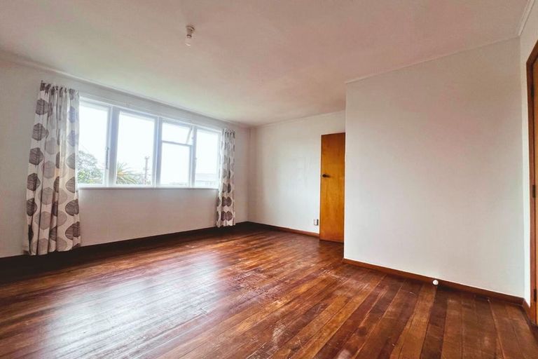 Photo of property in 78-80 Leicester Street, Cannons Creek, Porirua, 5024