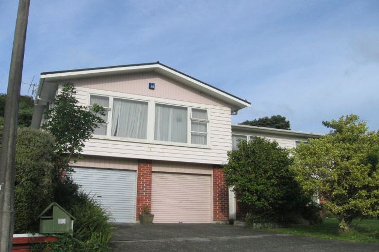 Photo of property in 10 Saint Catherines Terrace, Tawa, Wellington, 5028