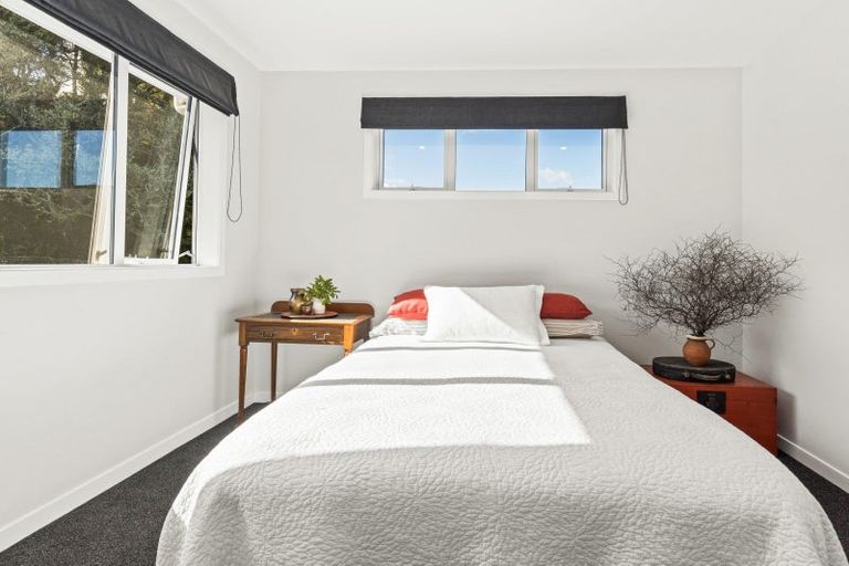 Photo of property in 32 Awanui Crescent, Matakana, 0985