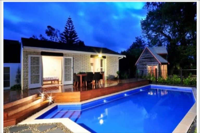 Photo of property in 12 Mcdowall Place, Queenwood, Hamilton, 3210