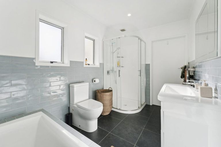 Photo of property in 261 Titirangi Road, Titirangi, Auckland, 0604