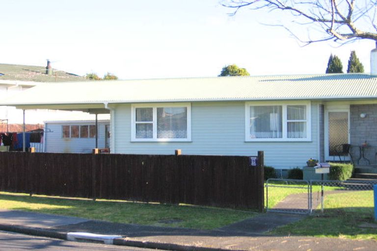 Photo of property in 24 Renwick Street, Papakura, 2110