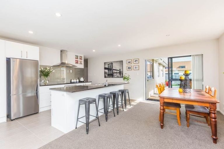 Photo of property in 24 Popokatea Drive, Takanini, 2112