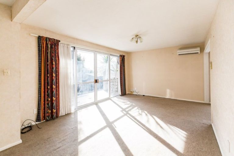 Photo of property in 43 Skerten Avenue, Hornby, Christchurch, 8042