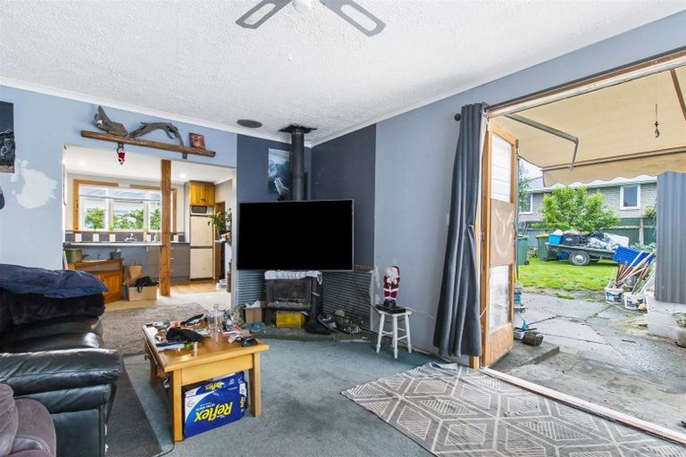 Photo of property in 12 Rhodes Street, Waimate, 7924