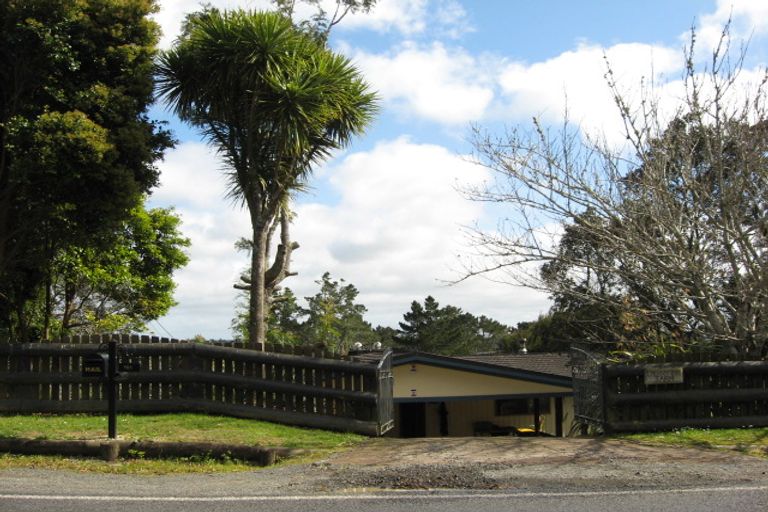 Photo of property in 195 Forest Road, Waiatarua, Auckland, 0612