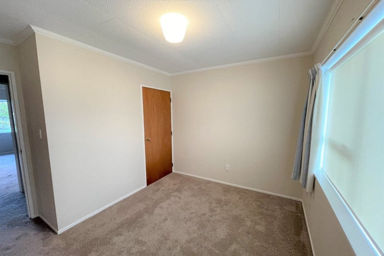 Photo of property in 2 Aitchison Place, Levin, 5510