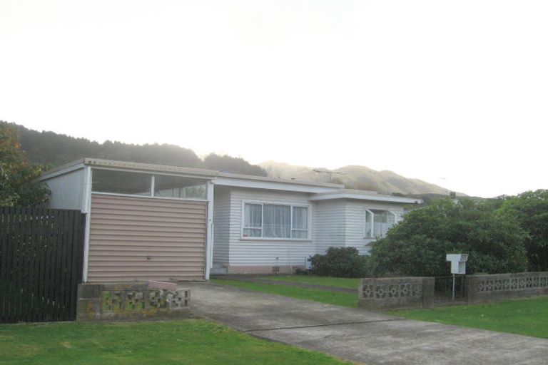 Photo of property in 35 Beauchamp Street, Tawa, Wellington, 5028