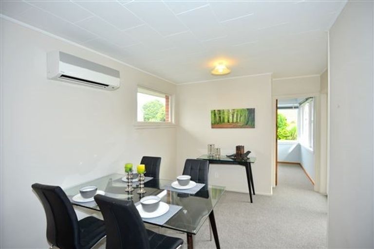 Photo of property in 2 Oakdale Street, Avonhead, Christchurch, 8042