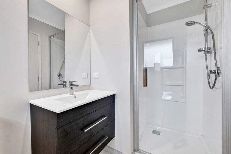 Photo of property in 9 Piharau Crescent, Hurdon, New Plymouth, 4310