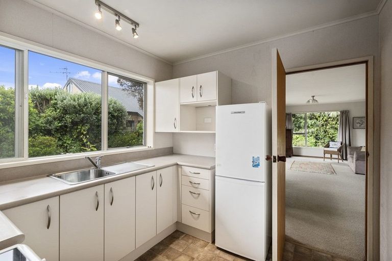 Photo of property in 22 Karu Crescent, Waikanae, 5036