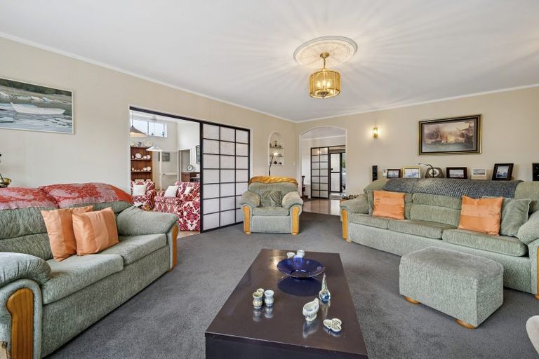 Photo of property in 8a Gemini Place, Kawaha Point, Rotorua, 3010