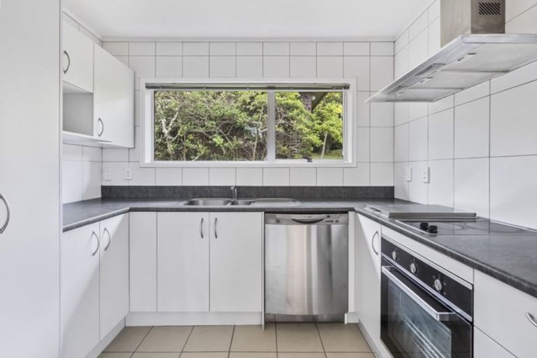 Photo of property in 1/9 Paruru Avenue, Northcote, Auckland, 0627