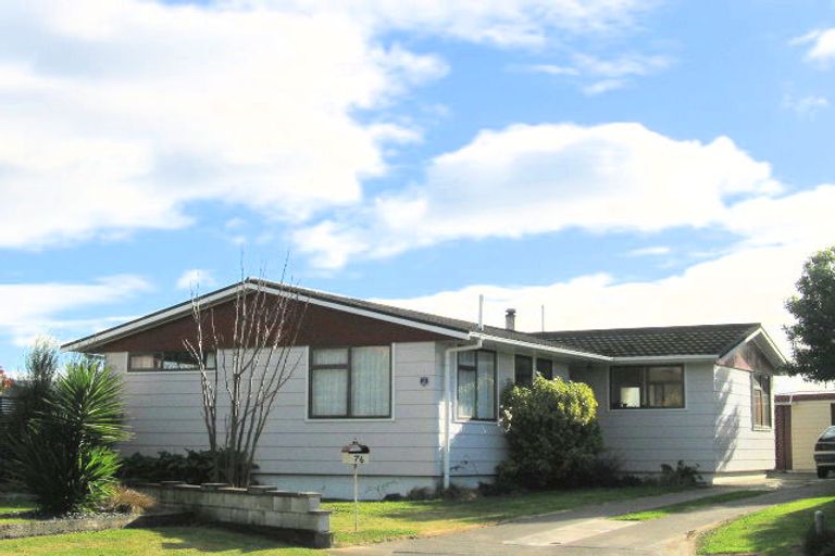 Photo of property in 76 Atherfold Crescent, Greenmeadows, Napier, 4112